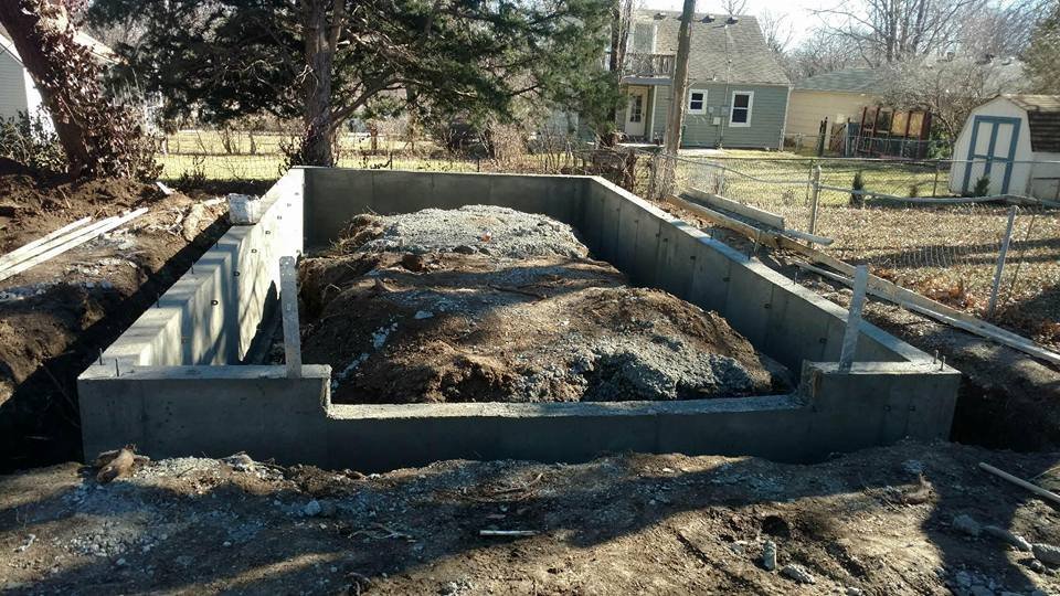 Concrete foundation walls with forms at a Kansas City commercial project